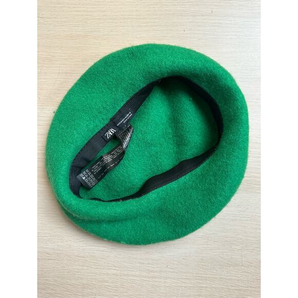 Stylish Green Zara Hat - Beret Style Size M Accessory - Picture 2 of 2